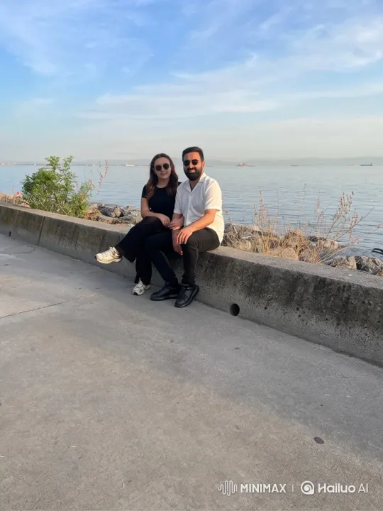 Family Embrace Captured in Intimate Summer Moment – AI Generated Video | Hailuo AI
