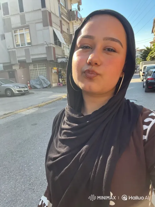 Young Woman's Encounter with Police During Selfie – AI Generated Video | Hailuo AI