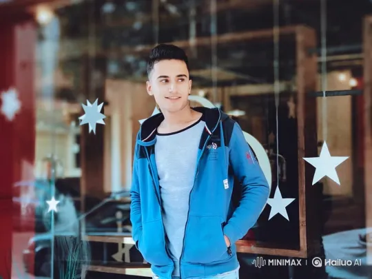 Young Man Meets Man Resembling PM Modi in Front of Store – AI Generated Video | Hailuo AI
