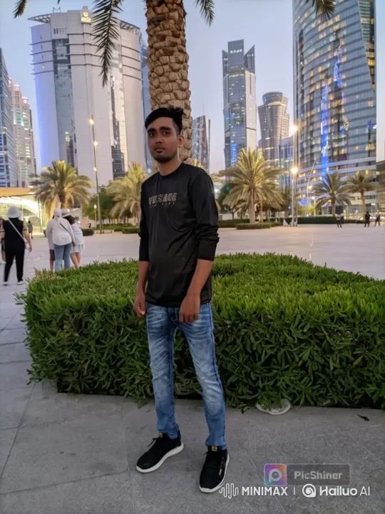 Young Couple Shares Moment of Peace in Urban Park – AI Generated Video | Hailuo AI