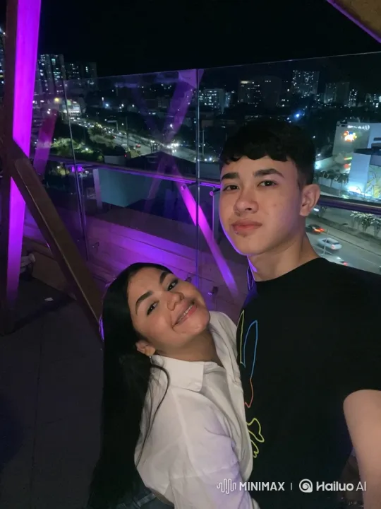 Family Portrait: Intimate Moment Captured on Video – AI Generated Video | Hailuo AI