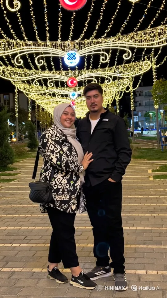 Couple Under Lights, Boy Kicked by Man – AI Generated Video | Hailuo AI