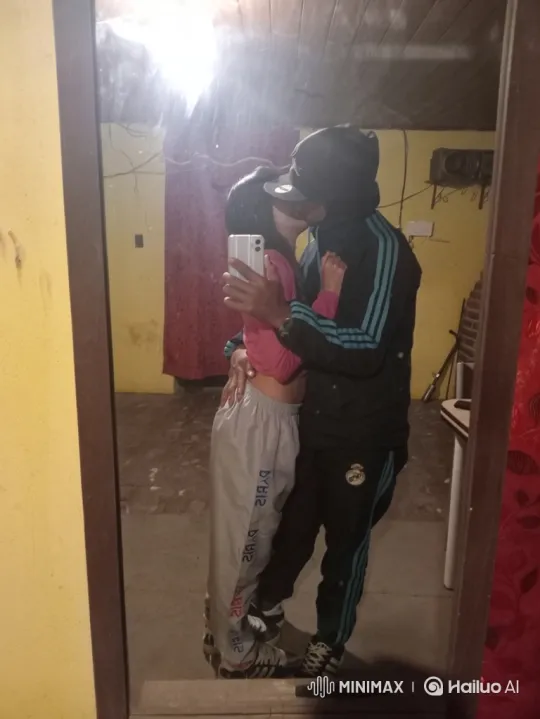 Couple and Toddler Share Intimate Group Hug – AI Generated Video | Hailuo AI