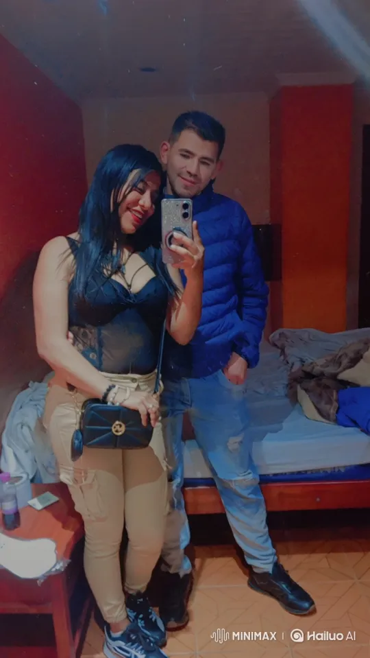 Family Embrace Captured in Heartwarming Home Video – AI Generated Video | Hailuo AI