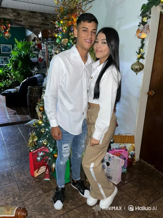 Family Celebration in Festive Christmas Setting – AI Generated Video | Hailuo AI