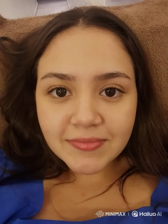 Family Happiness Captured on Mobile Video – AI Generated Video | Hailuo AI