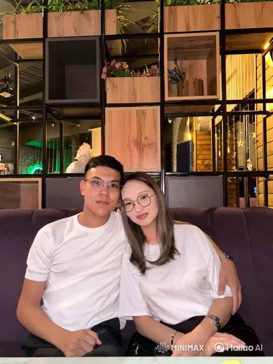 Family Embrace Captured on Summer Evening – AI Generated Video | Hailuo AI