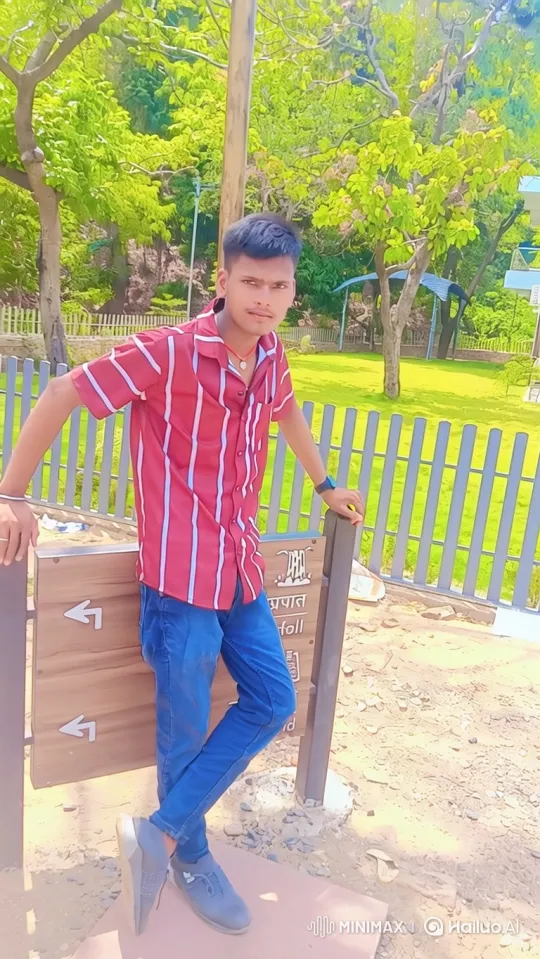 Young Man Meets Distinguished Gentleman in Park – AI Generated Video | Hailuo AI