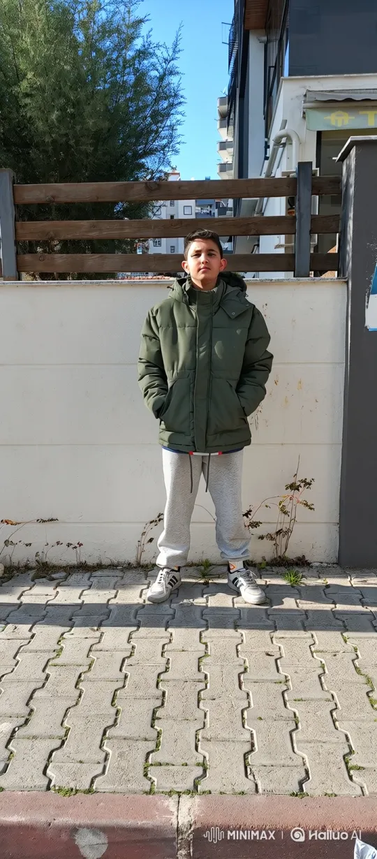 Young Boy Escapes Police on Sidewalk – AI Generated Video | Hailuo AI