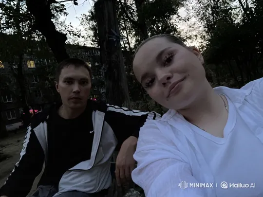 Family's Loving Summer Evening Embrace – AI Generated Video | Hailuo AI