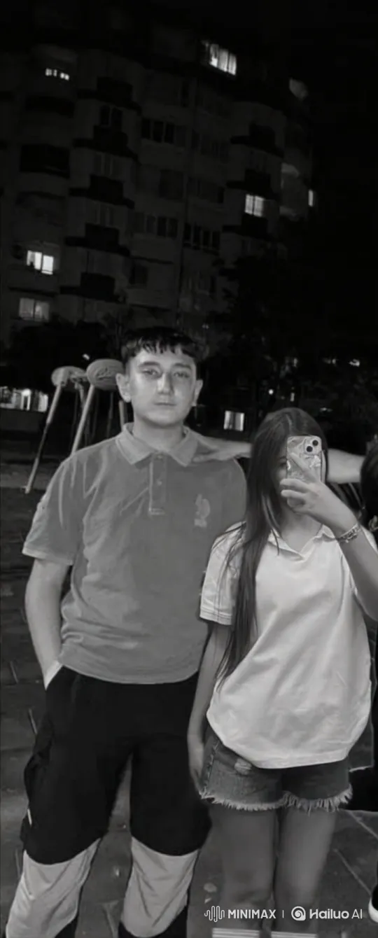 Young Family Embraces in Summer Park Setting – AI Generated Video | Hailuo AI