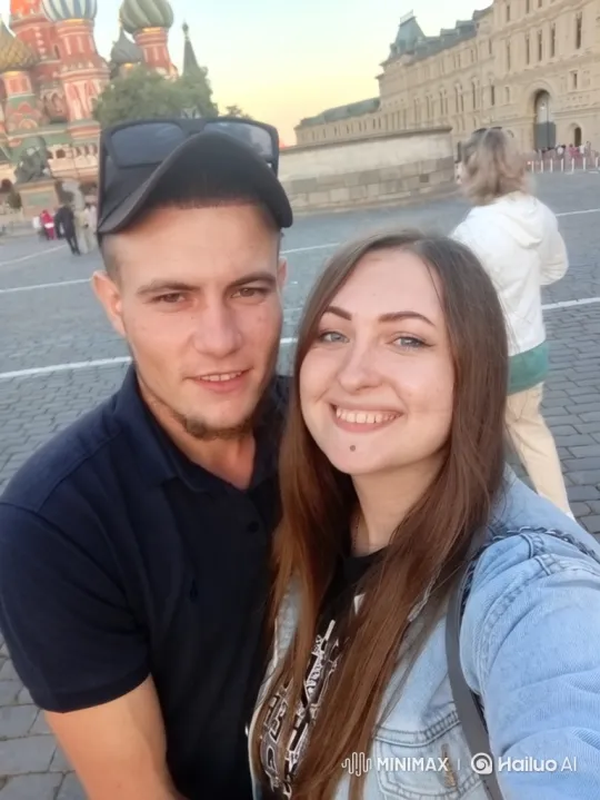 Family Embrace Captured on a Summer Evening – AI Generated Video | Hailuo AI