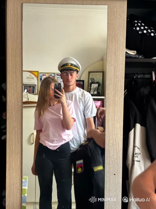 Family Embrace Captured on iPhone-Like Video – AI Generated Video | Hailuo AI