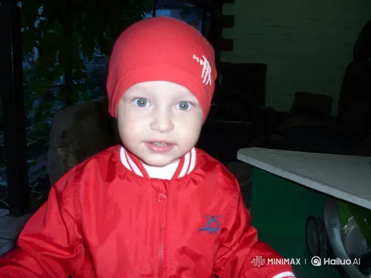 Boy Steals French Fries from Cook in Kitchen Prank – AI Generated Video | Hailuo AI