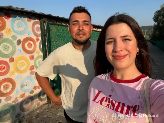 Family Embrace Captured in Intimate Evening Scene – AI Generated Video | Hailuo AI