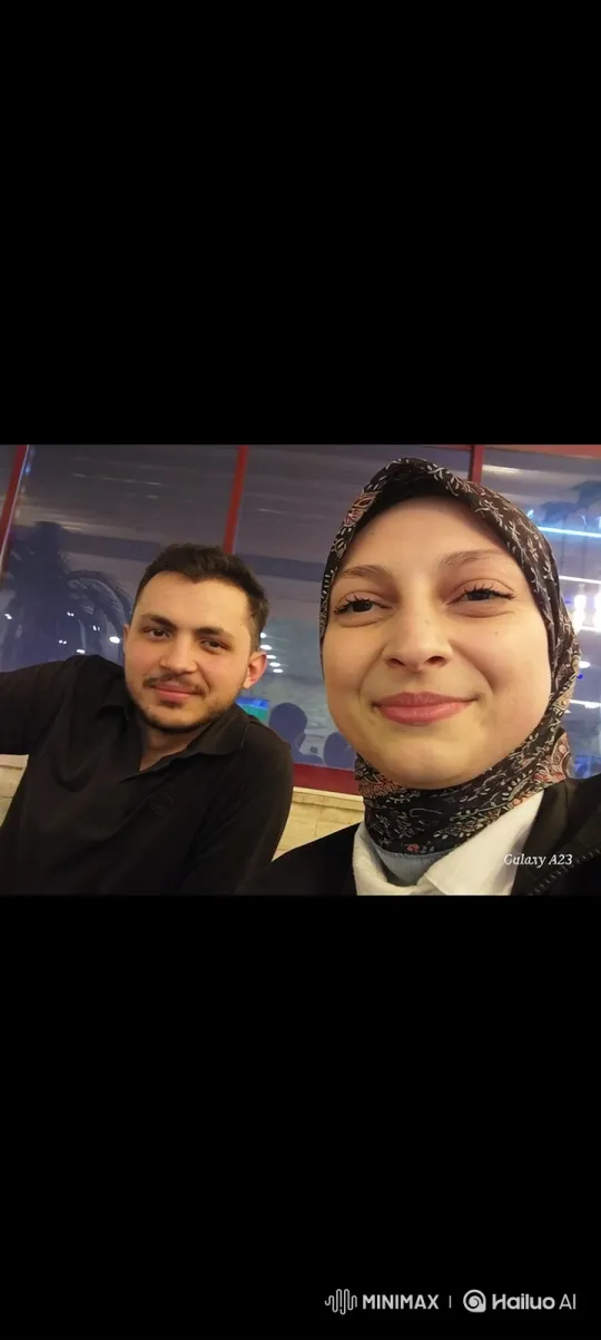 Intimate Embrace of Laughter and Love – AI Generated Video | Hailuo AI