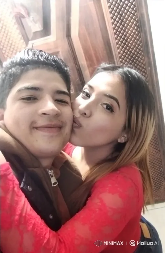 Young Couple and Daughter Embrace in Serene Park Video – AI Generated Video | Hailuo AI