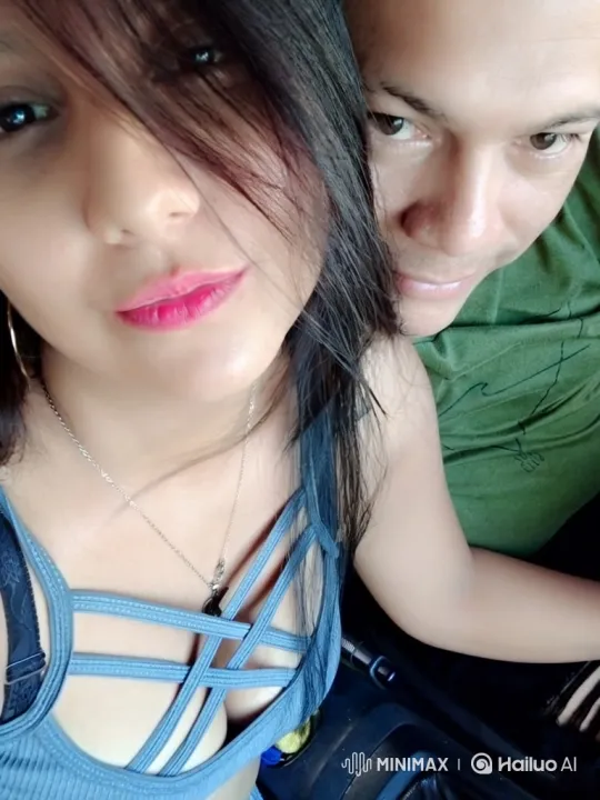Family Portrait: Intimate Moments of a Couple and Their Daughter – AI Generated Video | Hailuo AI