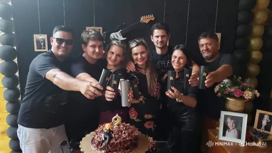 Friends Celebrate Birthday with Rock-and-Roll Theme – AI Generated Video | Hailuo AI