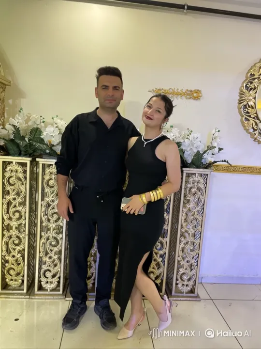 Family Embraces in Candid Summer Evening Moment – AI Generated Video | Hailuo AI