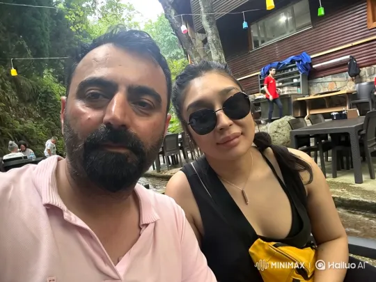 Family Embrace Captured in Candid Evening Moment – AI Generated Video | Hailuo AI