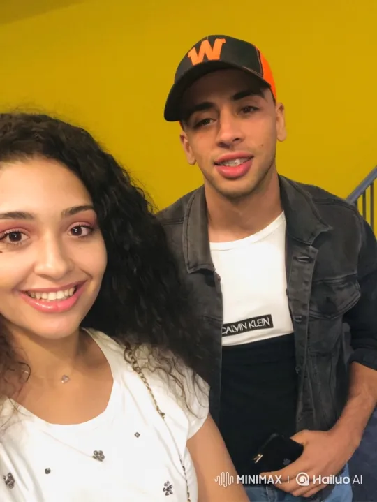 Family Reunion on a Summer Evening – AI Generated Video | Hailuo AI