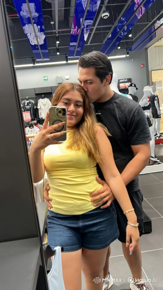 Hispanic Family Captured in Realistic, Intimate Video – AI Generated Video | Hailuo AI