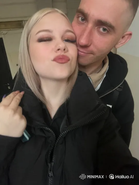 Couple and Daughter Embrace in Intimate Summer Video – AI Generated Video | Hailuo AI