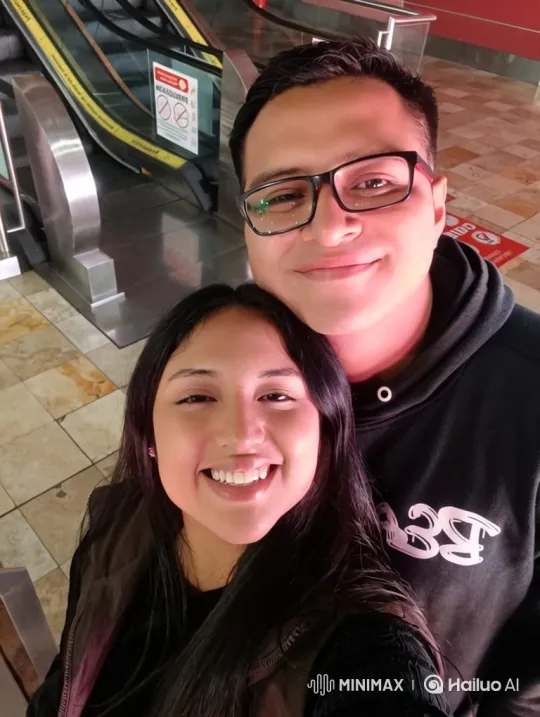 Authentic Family Moment Captured on Smartphone in Park – AI Generated Video | Hailuo AI