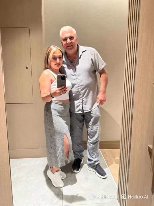 Family Captures Joyful Selfie Moment – AI Generated Video | Hailuo AI