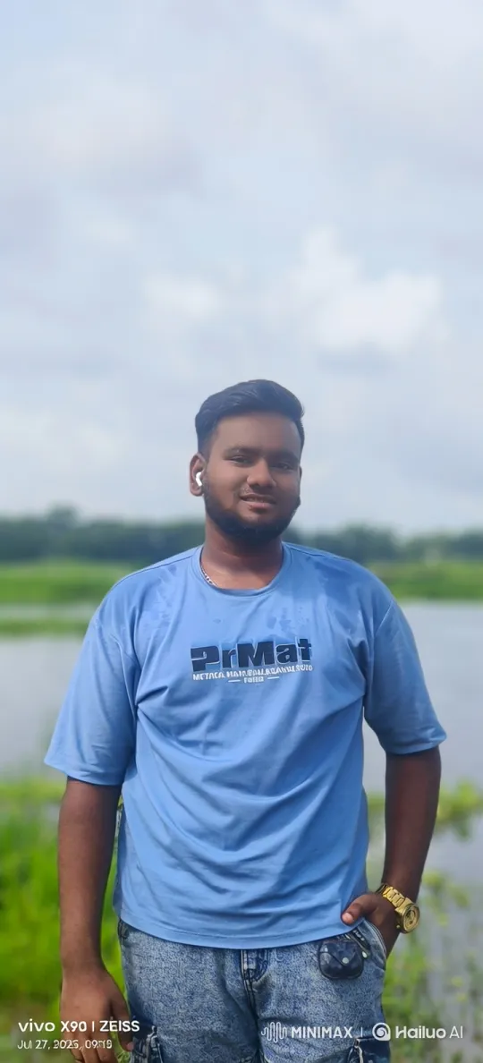 Young Couple's Serene Moment in Urban Park – AI Generated Video | Hailuo AI