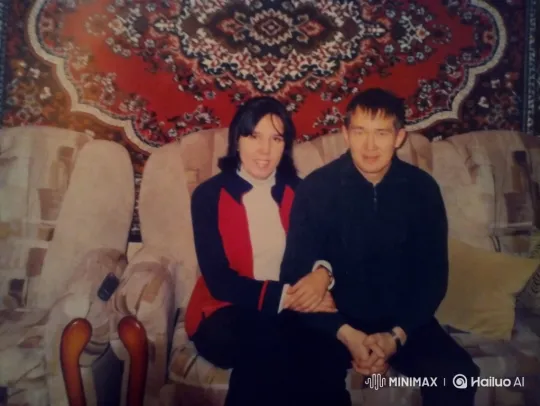 Family Embrace Captured in Intimate Apartment Scene – AI Generated Video | Hailuo AI