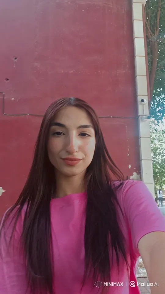 Young Woman's Encounter with Police Captured on Phone Video – AI Generated Video | Hailuo AI