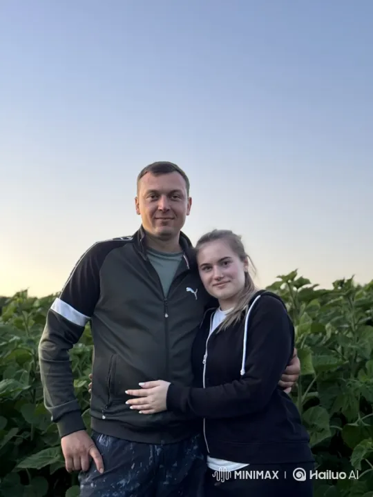 Couple Reunites with Daughter in Heartwarming Evening Scene – AI Generated Video | Hailuo AI