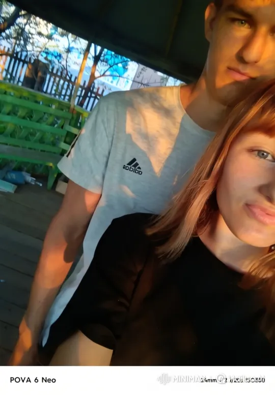 Family Embrace Captured on Summer Evening – AI Generated Video | Hailuo AI