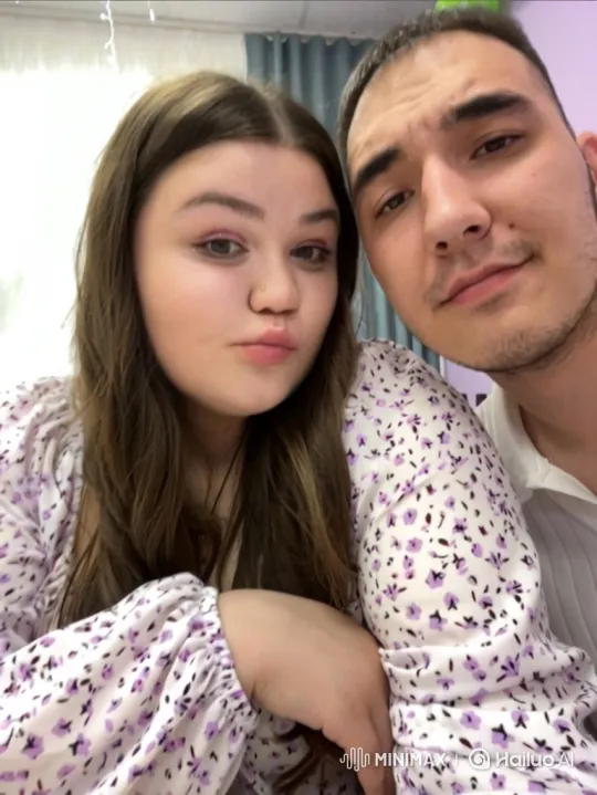Family Embrace Captured in Summer Evening Video – AI Generated Video | Hailuo AI