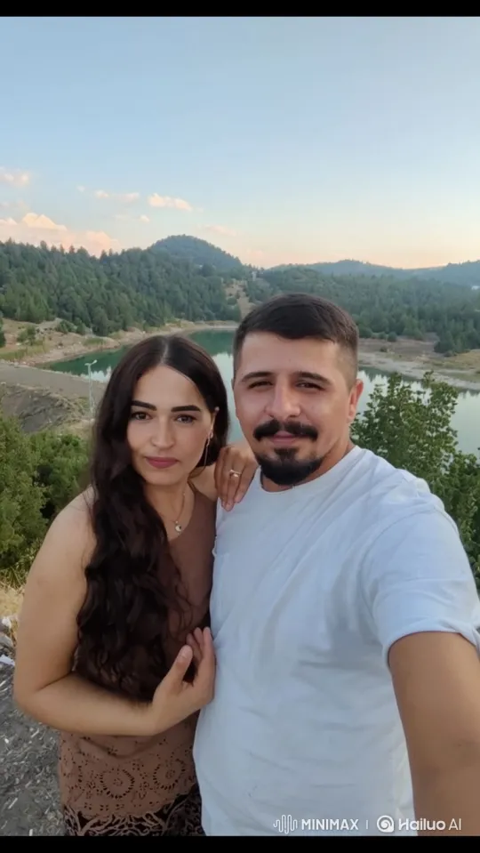 Family Portrait: Outdoor Moment of Love and Joy – AI Generated Video | Hailuo AI