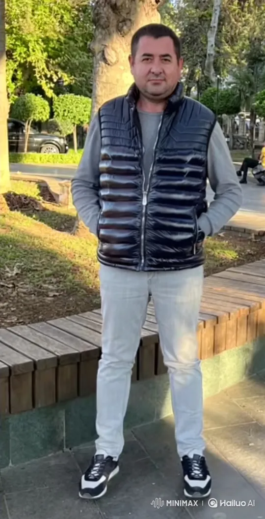 Man Flees from Police in Park Video – AI Generated Video | Hailuo AI