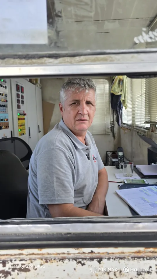 Middle-aged Man Questioned by Police, Leaves Control Room – AI Generated Video | Hailuo AI
