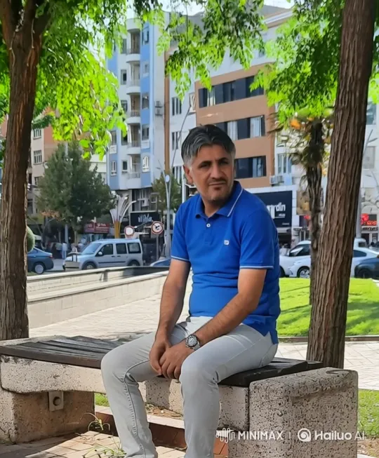Middle-aged man unexpectedly arrested in city park – AI Generated Video | Hailuo AI