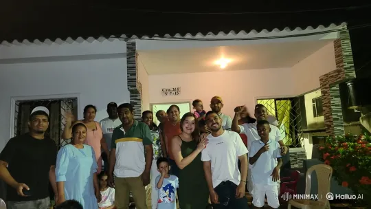 Community Celebration: Group Photo Comes Alive with Joy – AI Generated Video | Hailuo AI