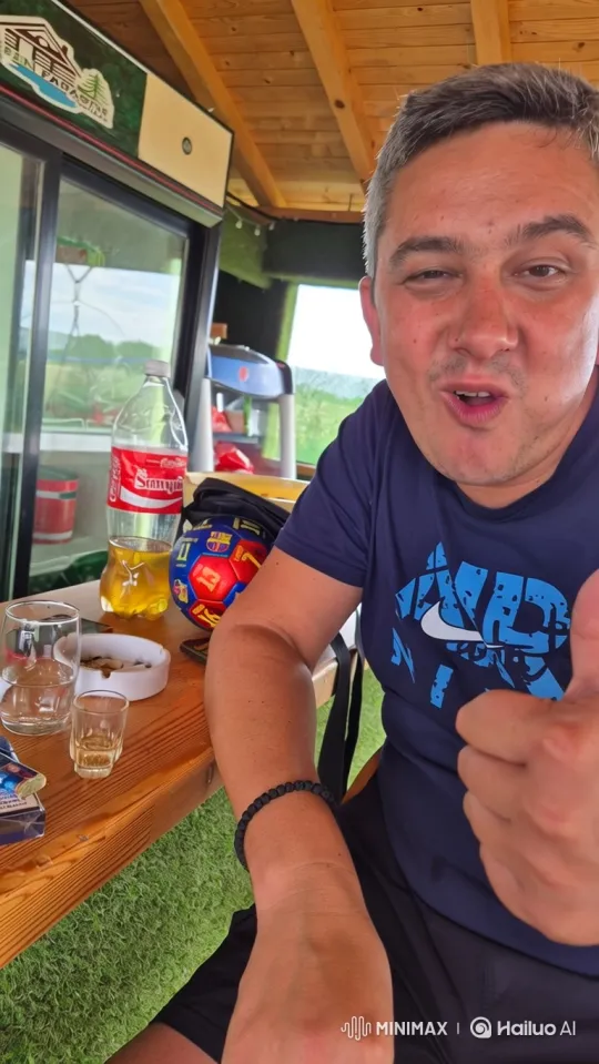 Man Expresses Joy in Sunny Outdoor Setting – AI Generated Video | Hailuo AI