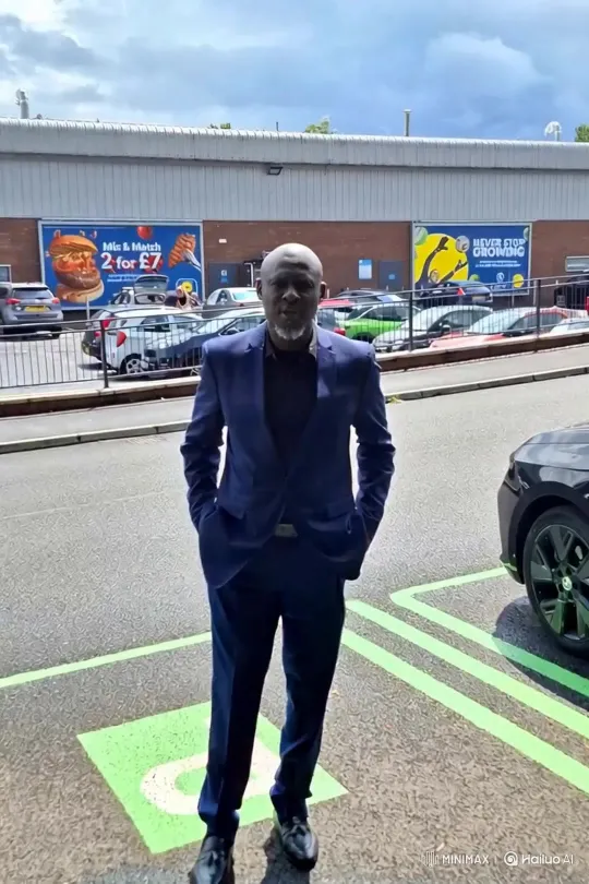 High-End SUV Arrival with Paparazzi at Luxury Venue – AI Generated Video | Hailuo AI