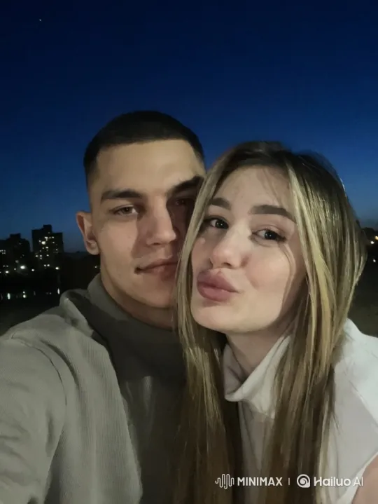 Family Happiness: Summer Night's Embrace – AI Generated Video | Hailuo AI