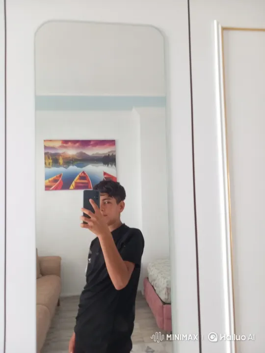 Young Man Taken by Surprise in Mirror Selfie by Police – AI Generated Video | Hailuo AI