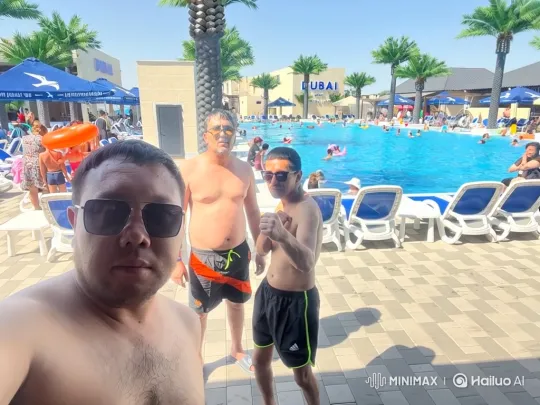 Summer Poolside Selfie with Friends – AI Generated Video | Hailuo AI