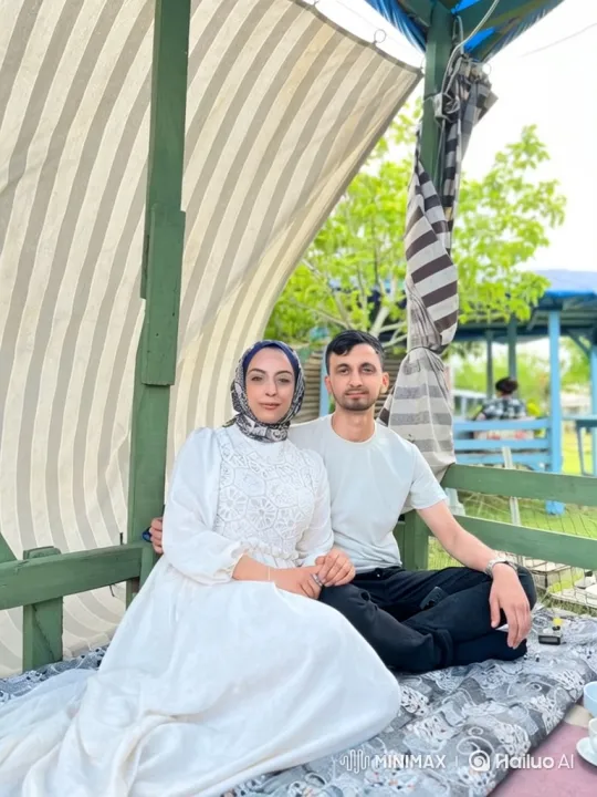 Family Embrace in Summer Evening Light – AI Generated Video | Hailuo AI