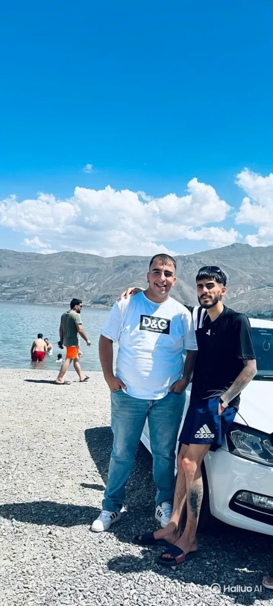 Summer Beach Gathering with Friends – AI Generated Video | Hailuo AI