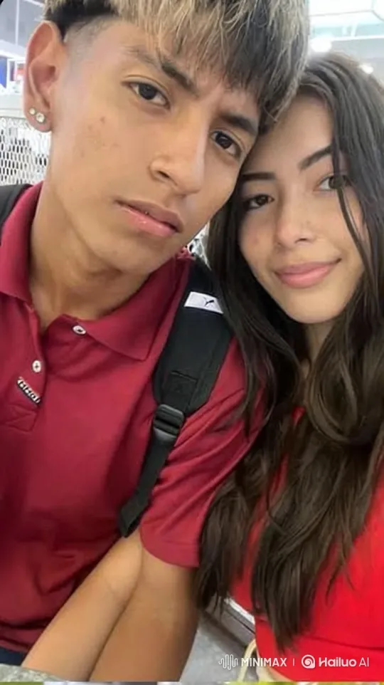 Family Embrace Captures Moment of Pure Affection – AI Generated Video | Hailuo AI