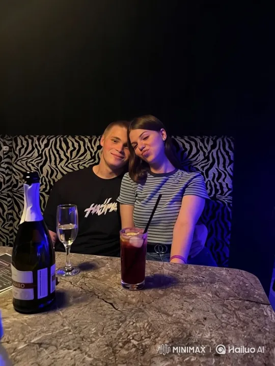 Couple Reunites with Daughter at Summer Evening Celebration – AI Generated Video | Hailuo AI